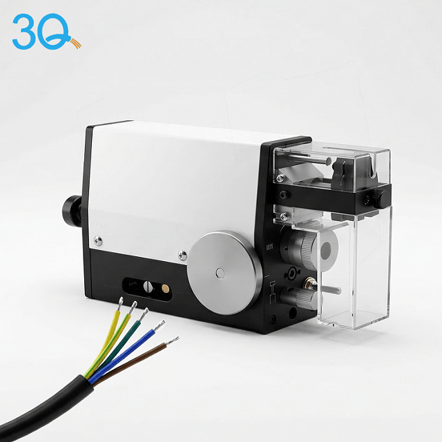 Pneumatic induction type wire stripping machine